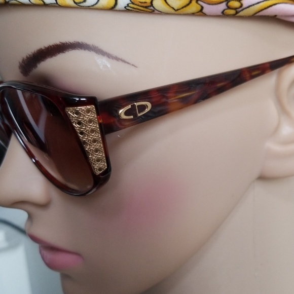 CHRISTIAN DIOR VINTAGE SUNGLASSES - Picture 7 of 7